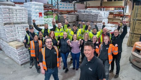 بريطانيا.. مدير شركة يكافئ كل موظف بـ 750 إسترليني لمواجهة أزمة تكاليف المعيشة