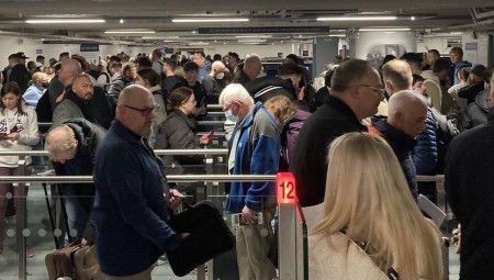 المديرة العامة لمطار مانشستر تقدم استقالتها بسبب استمرار الوضع الفوضوي