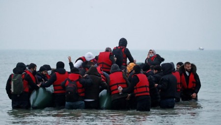 وزير شؤون اللاجئين البريطاني: خطط جونسون المتعلقة بإرسال اللاجئين إلى رواندا ستفشل