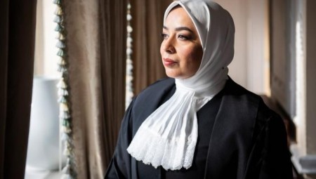تعيين أول محامية محجبة  كـمستشارة للملكة وهو أعلى منصب في سلك المحاماة 