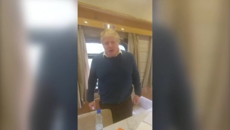 بوريس جونسون استقل قطارا سريا للوصول إلى كييف