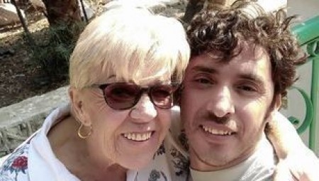 البريطانية الثمانينية آيرس تتوصل إلى اكتشاف مهم بعد مغادرة زوجها محمد إلى مصر