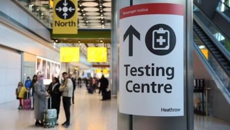 قيود كورونا تجبر المسافرين البريطانيين على دفع مبالغ إضافية لإجراء الاختبارات