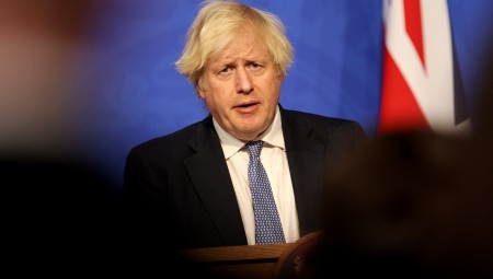 بوريس جونسون يعلن عن إبرام صفقة مع رواندا لنقل طالبي اللجوء إليها