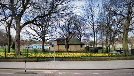 مسن يعتدي على مراهق يبلغ 14 عاما في حمامات عامّة