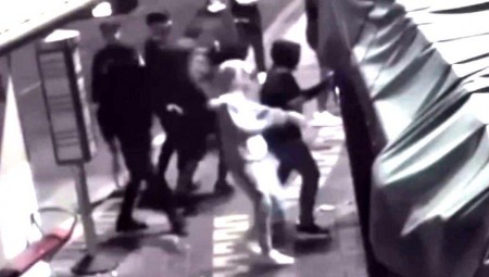 الشرطة البريطانية: الهجوم الذي حدث على مسجد إيست هام قد يكون بدوافع عنصرية