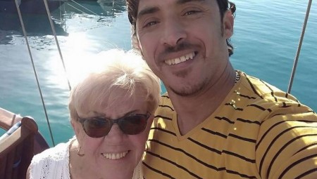 الجدة آيرس وزوجها المصري يردان على شائعات انفصالهما بعبارة اذهبوا للحجيم