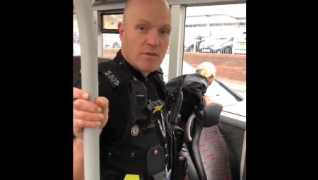 احذروا.. الشرطة البريطانية في الباصات لتصوير من يستعملون الهاتف أثناء القيادة!!