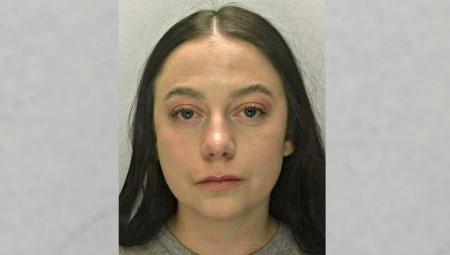 حظر بريطانية من القيادة بعد قيادتها للسكوتر الإلكتروني تحت تأثير الكحول