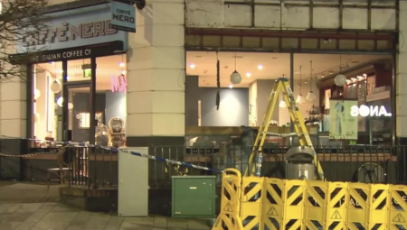 إصابة سيدتين بعد سقوط لافتة كبيرة في مركز فير هيل للتسوق والشرطة تحقق في الحادثة