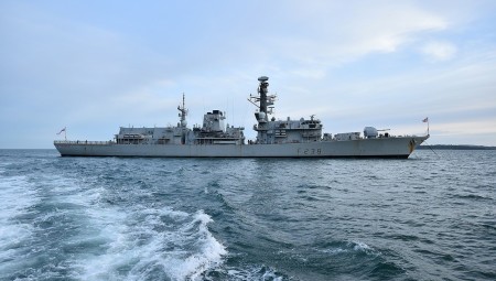 تحالف عسكري تقوده بريطانيا يبدأ مناورات في بحر البلطيق