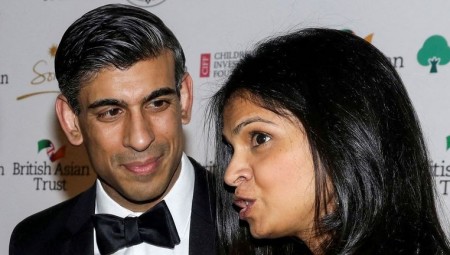 وزير المال البريطاني يطلب مراجعة أخلاقية إثر فضيحة الضرائب