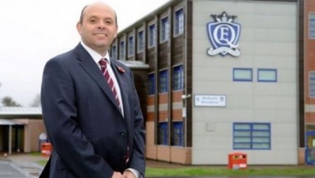 فصل مدير مدرسة بريطانية بعد تستره على تغيب أكثر من 28.000 تلميذ في المدرسة