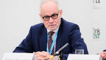 فيديو: هذا ما قاله النائب في حزب المحافظين الحاكم كريسبن بلانت حول استشهاد الصحافية أبو عاقلة