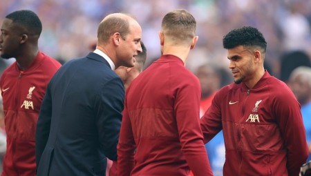 مشجعو كرة القدم في نهائي كأس الاتحاد الإنجليزي يطلقون صيحات استهجان بوجه الأمير ويليام