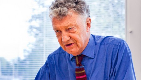 الغارديان : أدلة على ازدواجية معايير برنامج بريفينت الحكومي تجاه الإسلام وتسييسه لمكافحة الإرهاب