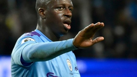 مندي ينكر تسع تهم موجهة إليه بالاغتصاب والاعتداء الجنسي