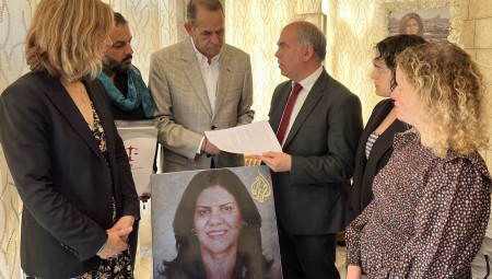 النائب بامبوس تشارالامبوس يلتقي بشقيق شيرين أبو عاقلة في القدس