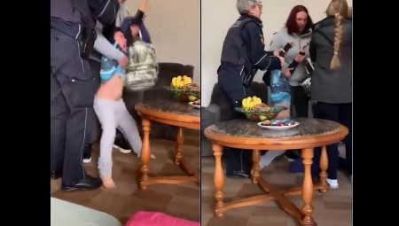 (فيديو) السلطات الألمانية تنتزع طفلا من عائلته المسلمة بسبب تعليمهم إياه قيما ضد المثلية الجنسية
