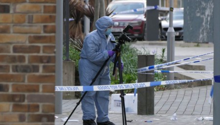 وفاة امرأة ثلاثينية في حادثة طعن جنوبي لندن مع بقاء القاتل مجهولا
