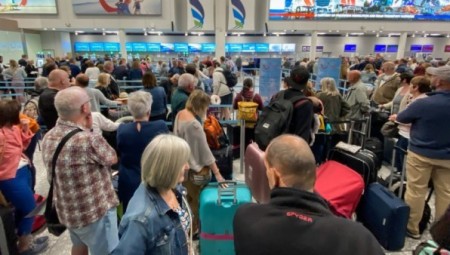 انتقادات واسعة تطال شركات الطيران بسبب الأجور الخيالية لمدرائها التنفيذيين