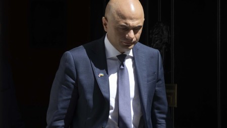 بريطانيا.. حزب العمال يطالب بالتحقيق في التهرب الضريبي لوزير الصحة ساجد جاويد