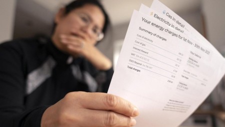 الحكومة تعلن بدء توزيع الدفعة الأولى من الدعم الحكومي الشهر القادم