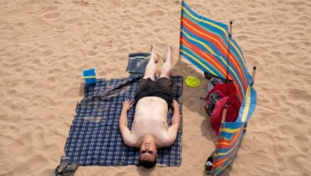 الأرصاد الجوية: بريطانيا ستشهد اليوم الجمعة النارية ودرجات حرارة تصل حتى 34 درجة مئوية