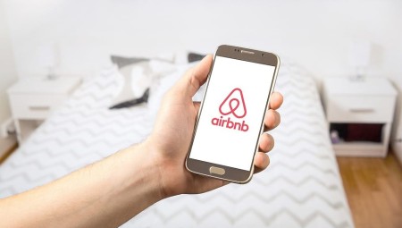 Airbnb تفرض حظرا عالميا ودائما على إقامة الحفلات في العقارات المدرجة على منصتها