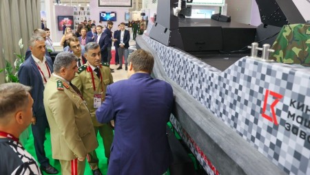 عقوبات بريطانية على وزير الدفاع ورئيس الأركان السوريين