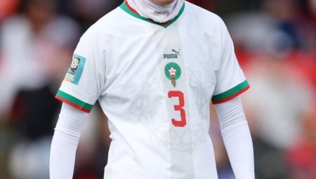بي بي سي تلقي الضوء على أول محجبة في تاريخ كأس العالم