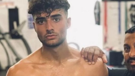آدم حميد .. نجل أسطورة الملاكمة البريطاني من أصل يمني نسيم حميد على درب أبيه