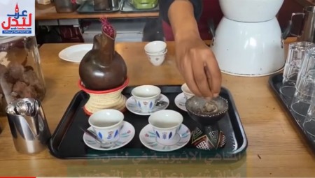 بالفيديو .. المقاهي الإثيوبية في لندن.. مذاق شهي وعراقة في التحضير