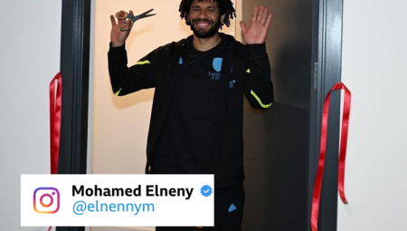 المصري النني يفتتح قاعة للصلاة باستاد أرسنال بلندن