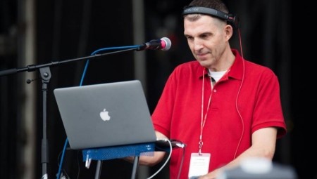 نساء يتهمن منسق الأسطوانات البريطاني تيم ويستوود باعتداءات جنسية