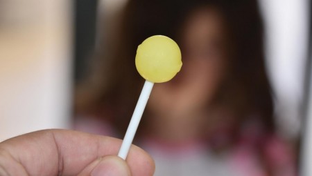 محاكمة فرنسي بتهمة اغتصاب طفلة في التاسعة ونشر صورها على الإنترنيت