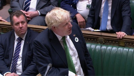 النواب البريطانيون يشككون بجدوى سياسة ترحيل اللاجئين إلى رواندا