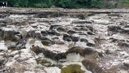 بريطانيا.. شلالات Aysgarth الشهيرة تتبخر بسبب موجة الحر