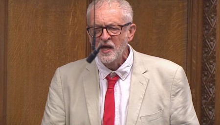 فيديو: جيرمي كوربين لجونسون: ترأس حكومة أغنياء مهمتها إغناء الأغنياء وإفقار الفقراء