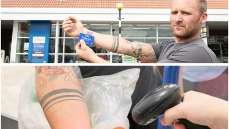 لحل مشكلة نسيان بطاقة توفير Tesco... متسوق بريطاني يوشم باركود البطاقة على يده