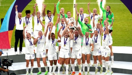 لأول مرة في تاريخه: منتخب إنجلترا للسيدات بطلا للأمم الأوروبية