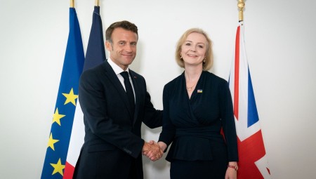 تراس تؤكد أن ماكرون صديق بعد جدل سابق أثارته حول المسألة