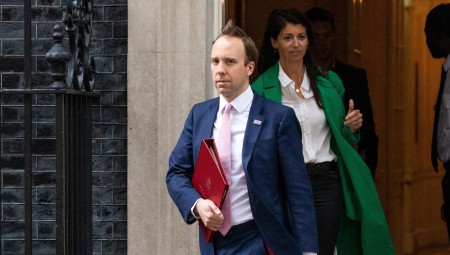 معاقبة وزير بريطاني سابق بسبب مشاركته في برنامج لتلفزيون الواقع