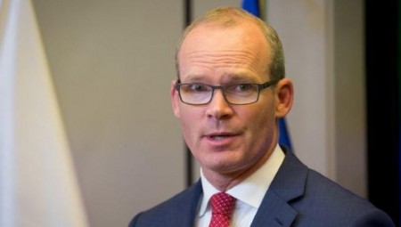 نقل وزير الخارجية الإيرلندي إلى مكان آمن بعد تهديد أمني في بلفاست