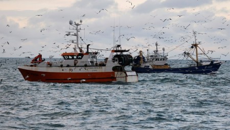 مفوض الصيد البحري الأوروبي يتحدث عن قرب التوصل إلى حل للنزاع بين فرنسا وبريطانيا