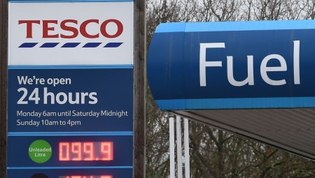 تيسكو تنضم لمنافسيها وتعلن خفض أسعار الوقود