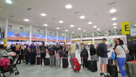 الإندبندنت:  هذه أكثر المواعيد ازدحامًا في أكبر مطارات بريطانيا خلال الشهر أغسطس