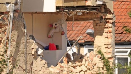 وفاة طفل وإصابة 3 أشخاص آخرين إثر وقوع انفجار ناتج عن تسرب غاز في كرويدون