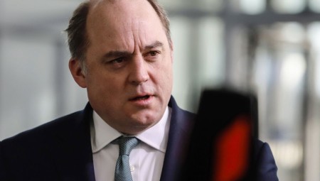 وزير الدفاع يمنع وزارة الداخلية من استخدام قاعدة عسكرية في يوركشاير لإيواء اللاجئين