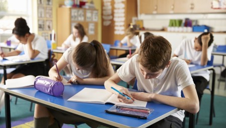 المدارس البريطانية تدرس تقليص الأسبوع الدراسي ليصبح 3 أيام مع ارتفاع تكاليف الطاقة